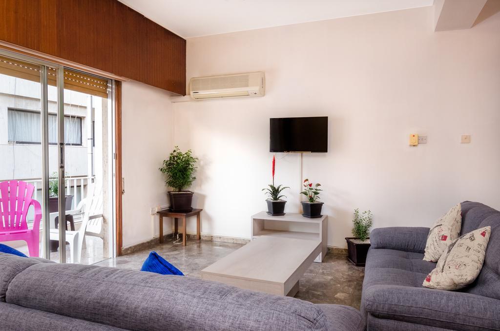 Laila'S Holiday Apartments Larnaca Extérieur photo